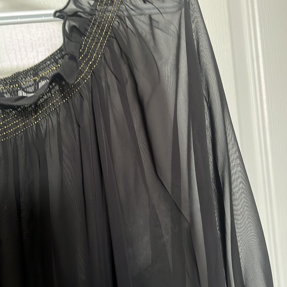 Ladies top - Picture 4 of 5